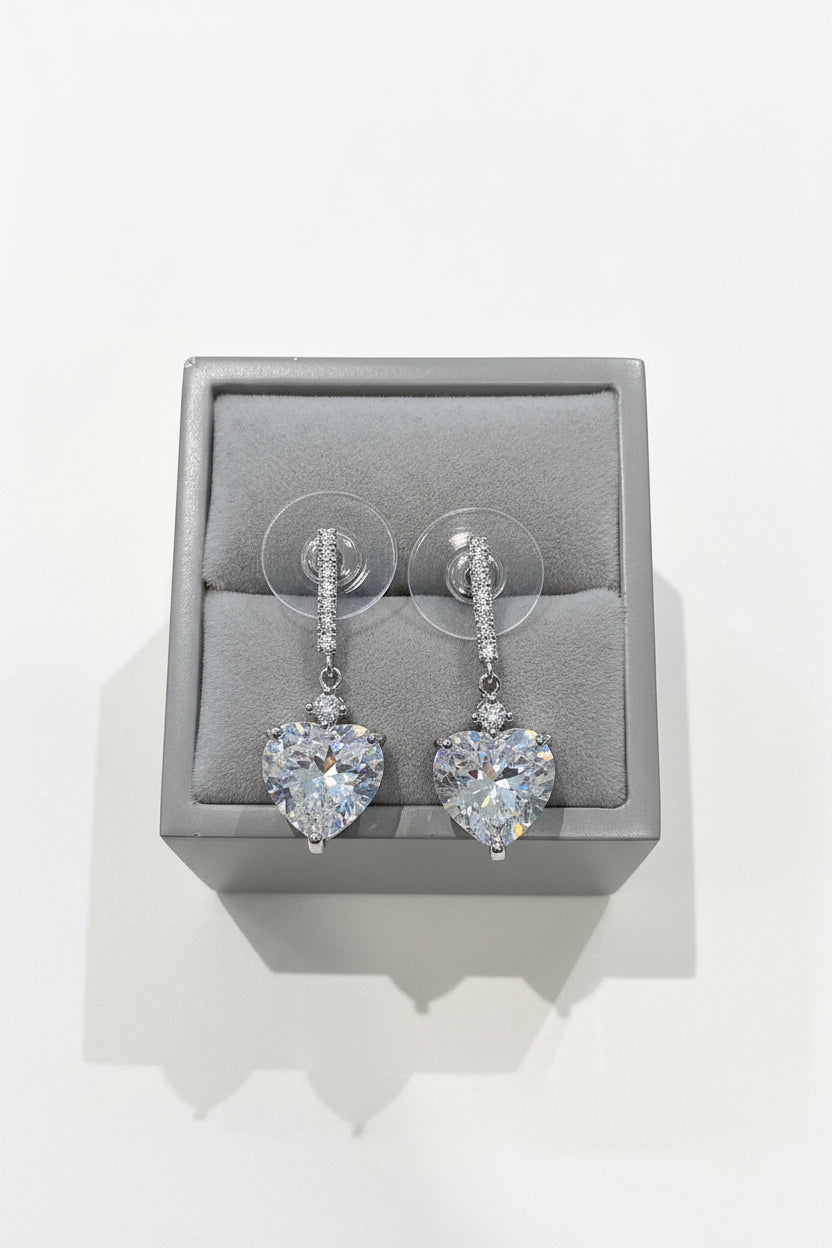 Dangling heart earrings studs - stainless steel ￼