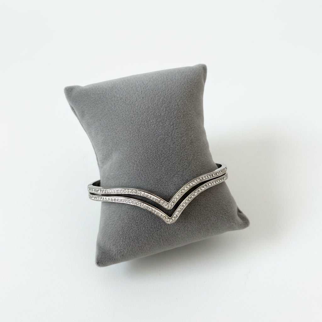 V Dymonte silver bangle ￼
