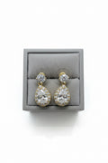 Gold plated dangling stud earrings ￼
