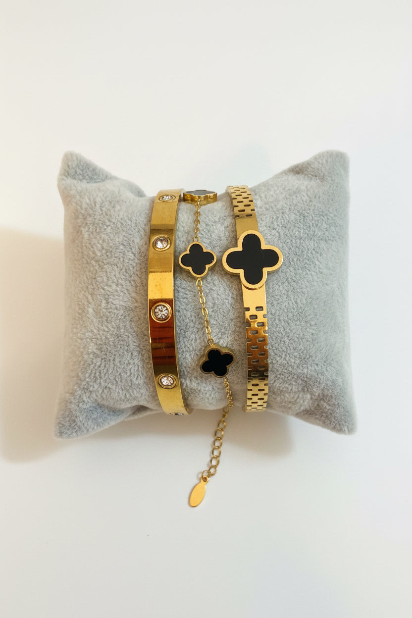 Stack of 3 bangles ￼