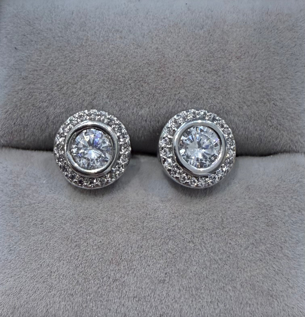 Round Dymonte stud earrings  ￼